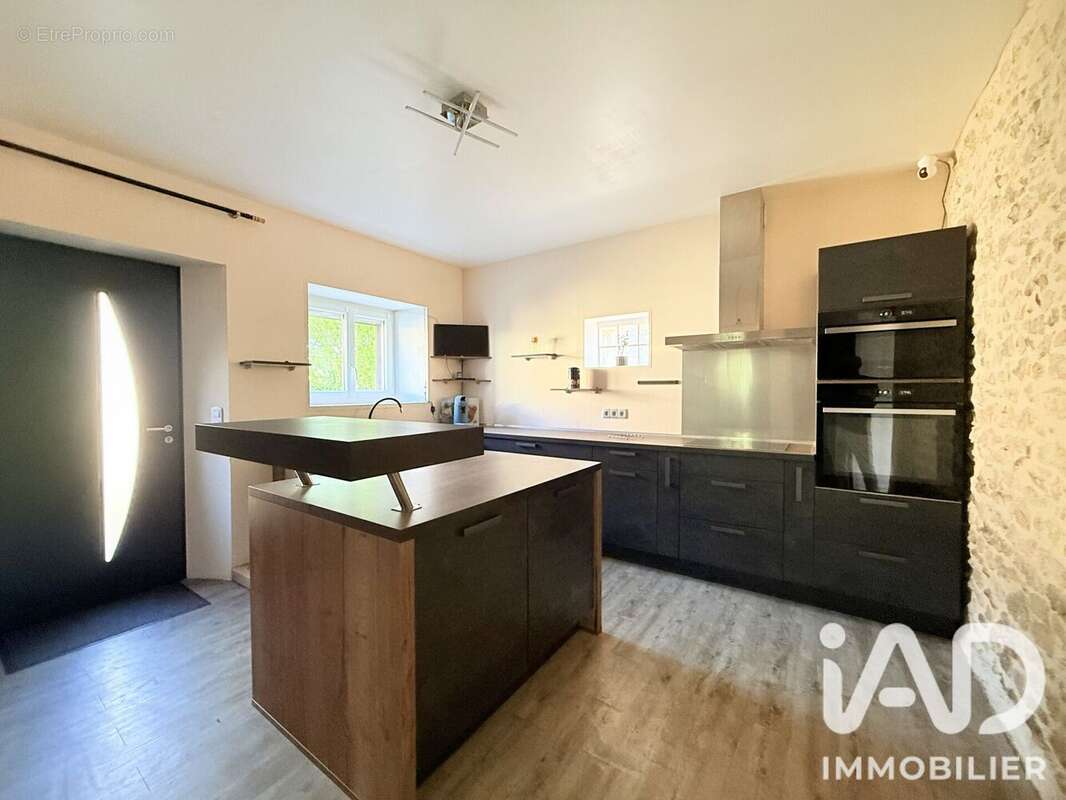 Maison 110 m² à Chaintreaux  - photo 3