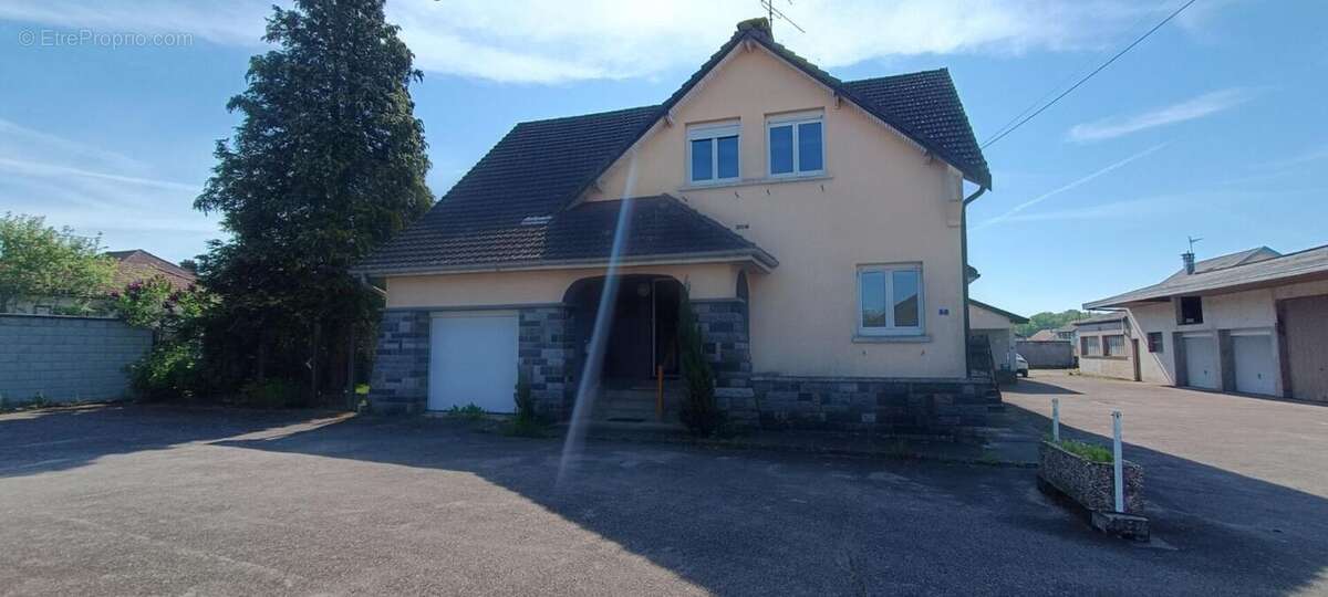 Maison à SAINT-SAUVEUR