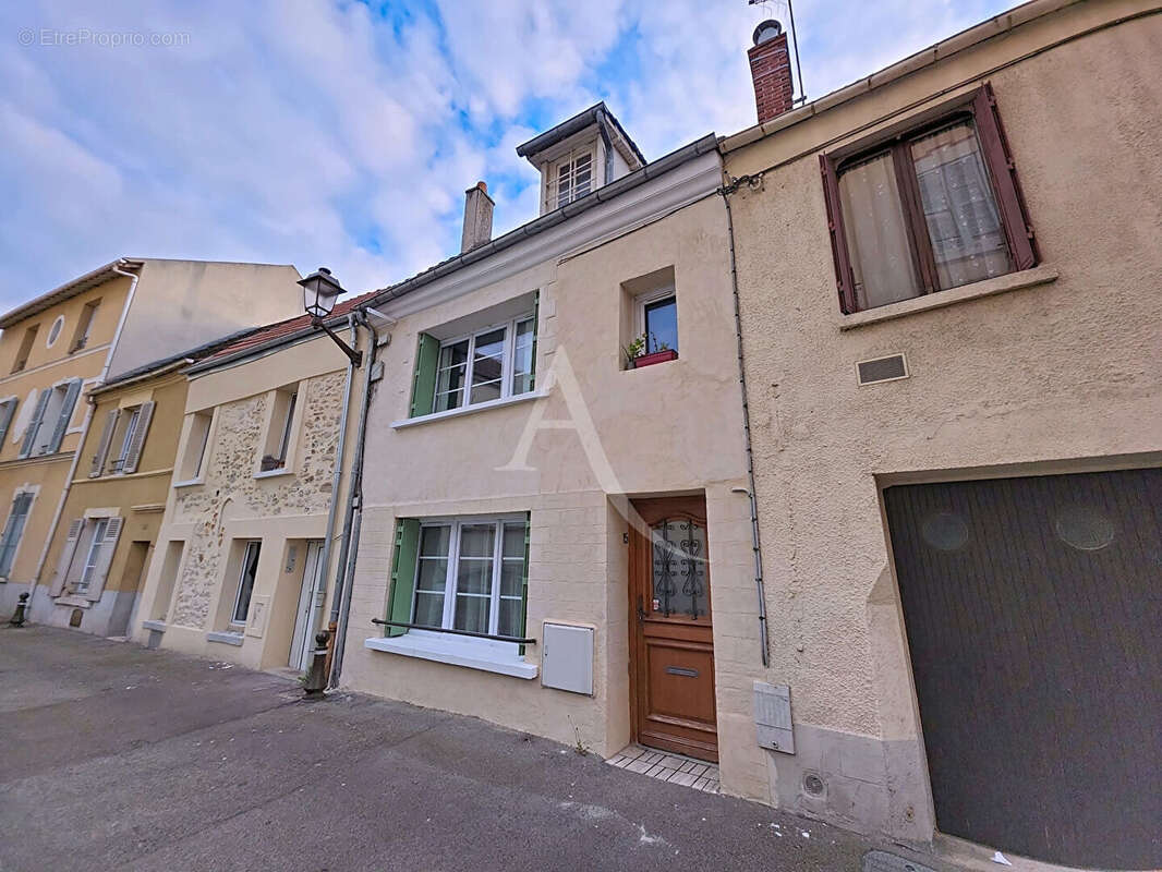 Maison de ville hyper centre mantes la jolie - 3 chambres + patio - photo 16