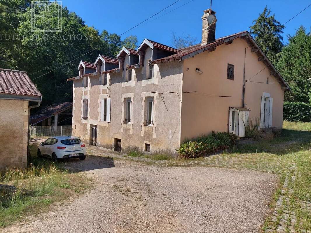 Ensemble pierre avec  moulin  du XVIIIe - photo 2