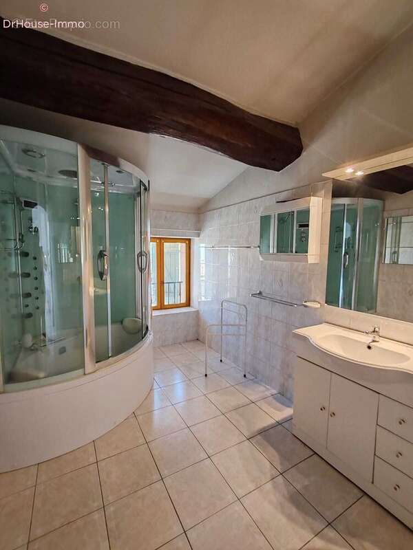 Maison à BESSE-SUR-ISSOLE