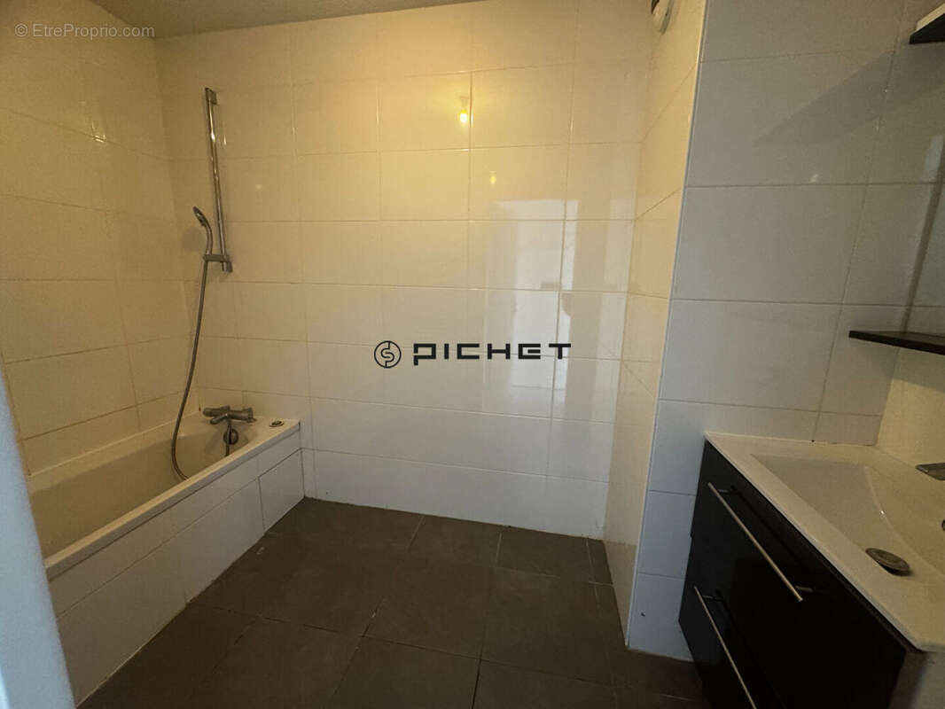 Appartement à VILLENAVE-D&#039;ORNON