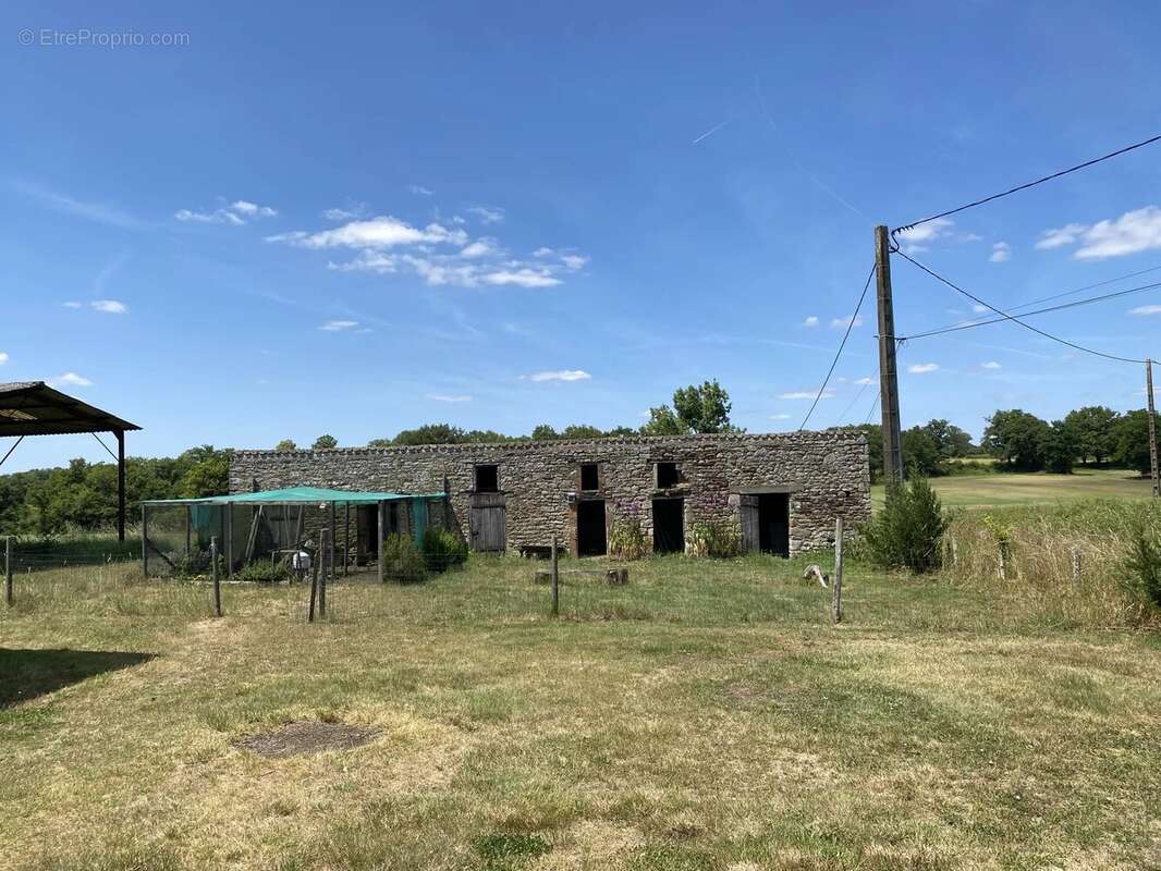 Jolie maison de campagne avec un grand jardin et de belles dépendances - photo 23