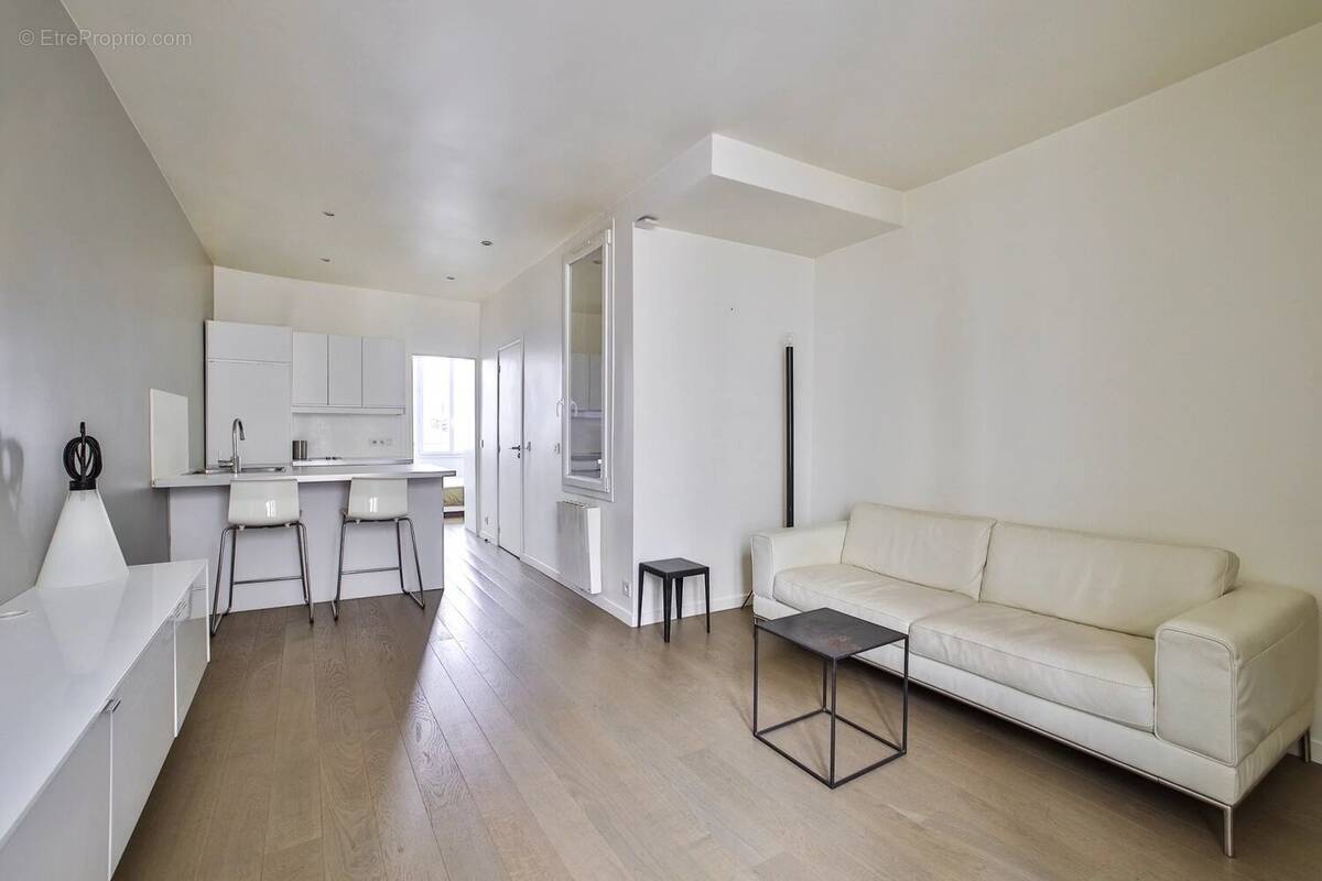 Appartement à PARIS-3E