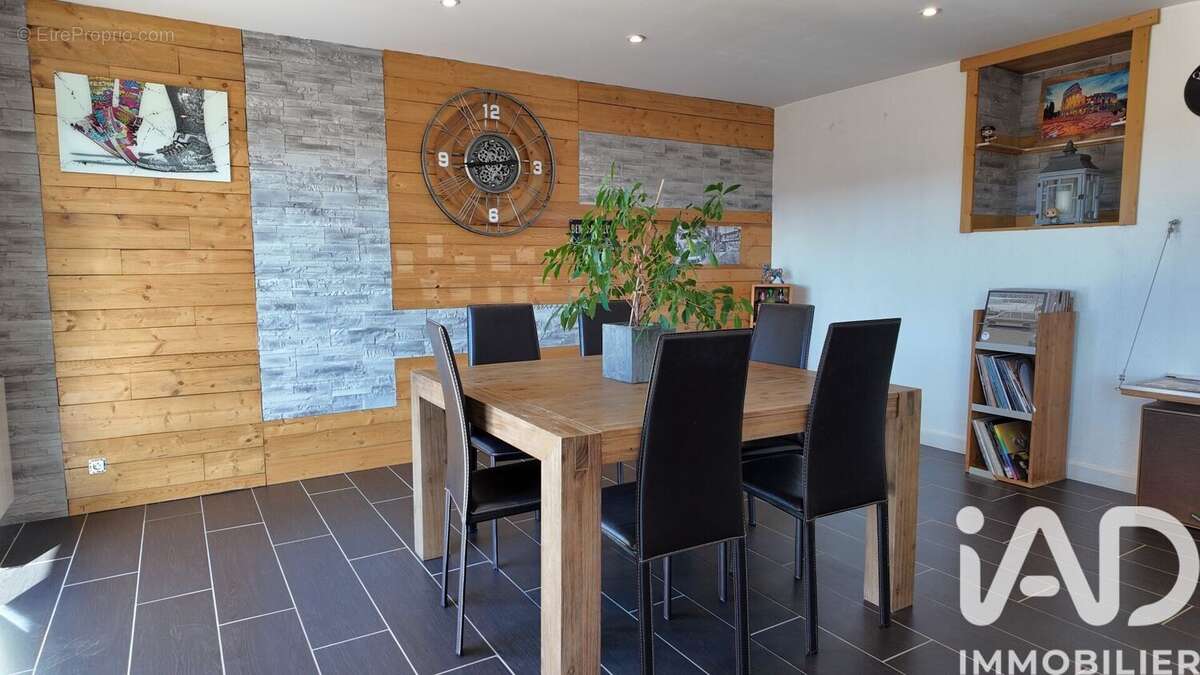 Photo 7 - Appartement à SAINT-JUST-SAINT-RAMBERT