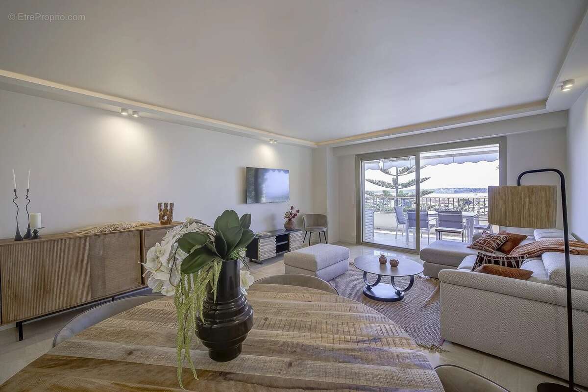 Luxueux Appartement à Cannes Basse Californie, Résidence avec jardin et piscine, vue mer - photo 17