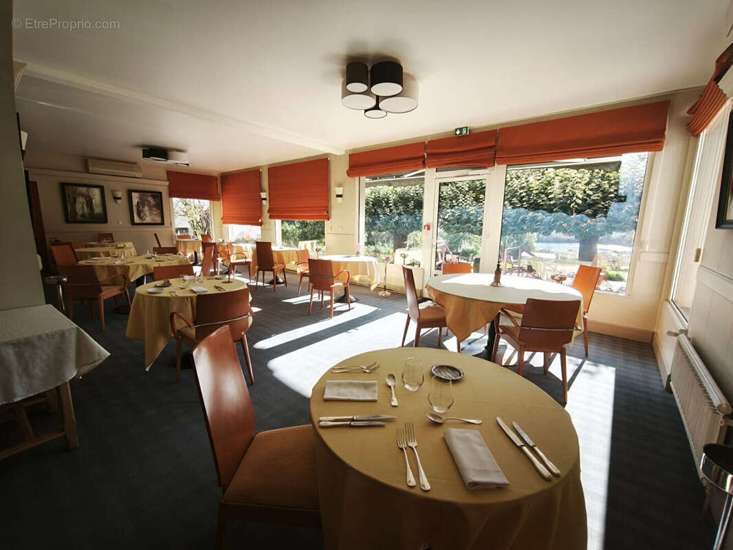 Commerce à POUILLY-SUR-LOIRE