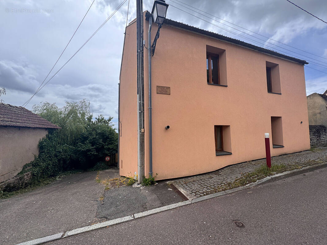 Maison à MONTCENIS