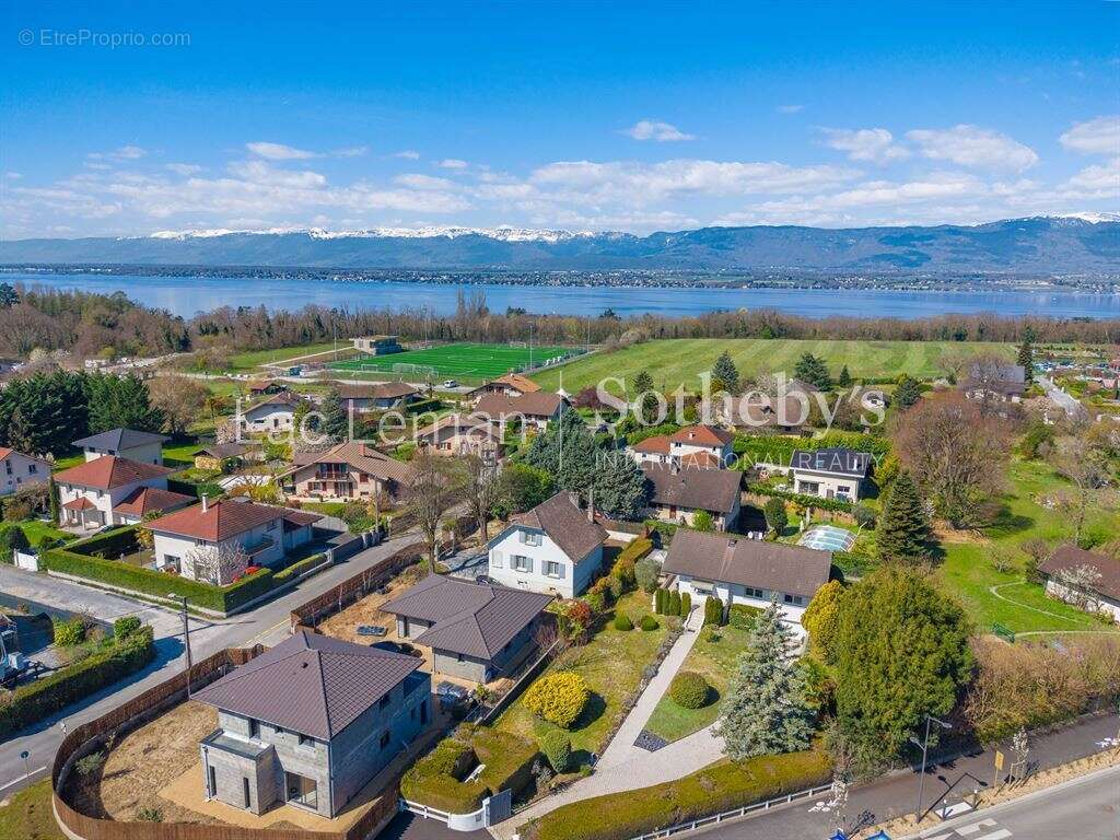 Maison à CHENS-SUR-LEMAN