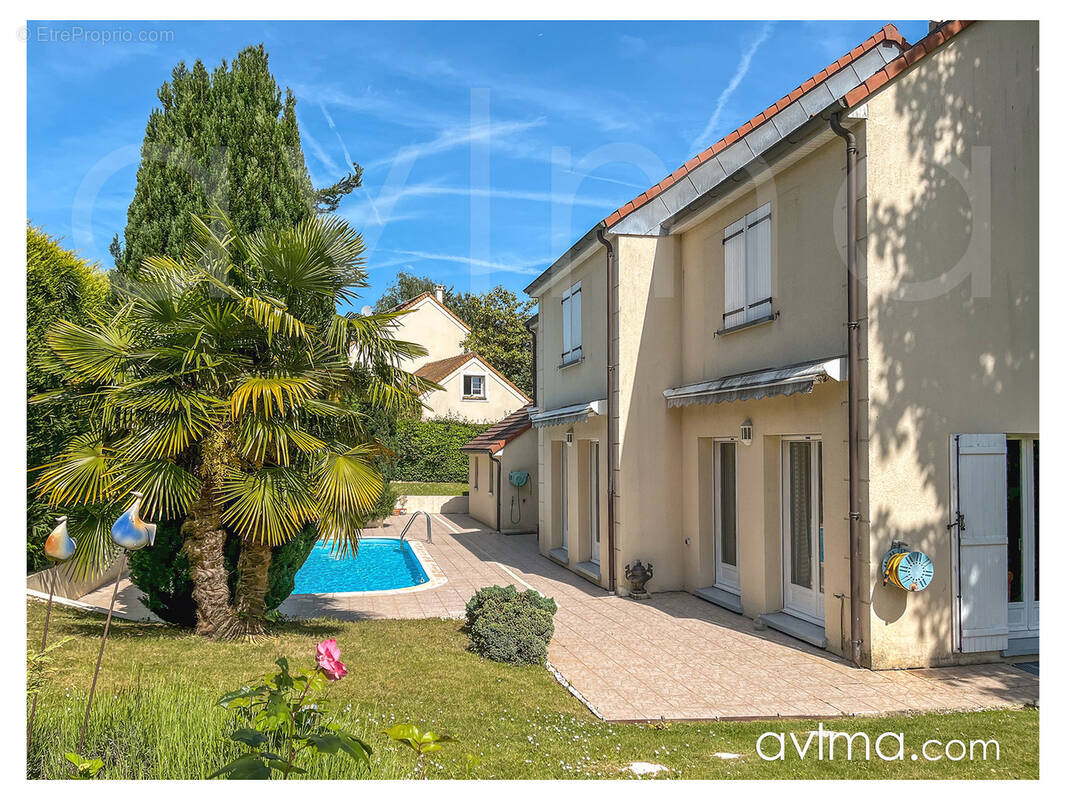 Maison à MAREIL-MARLY