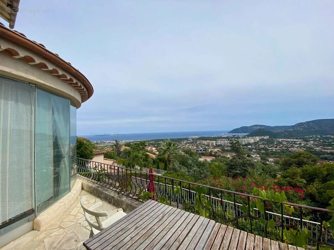 Maison à MANDELIEU-LA-NAPOULE