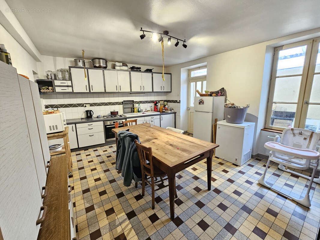 Maison à LA CHAPELLE-BICHE