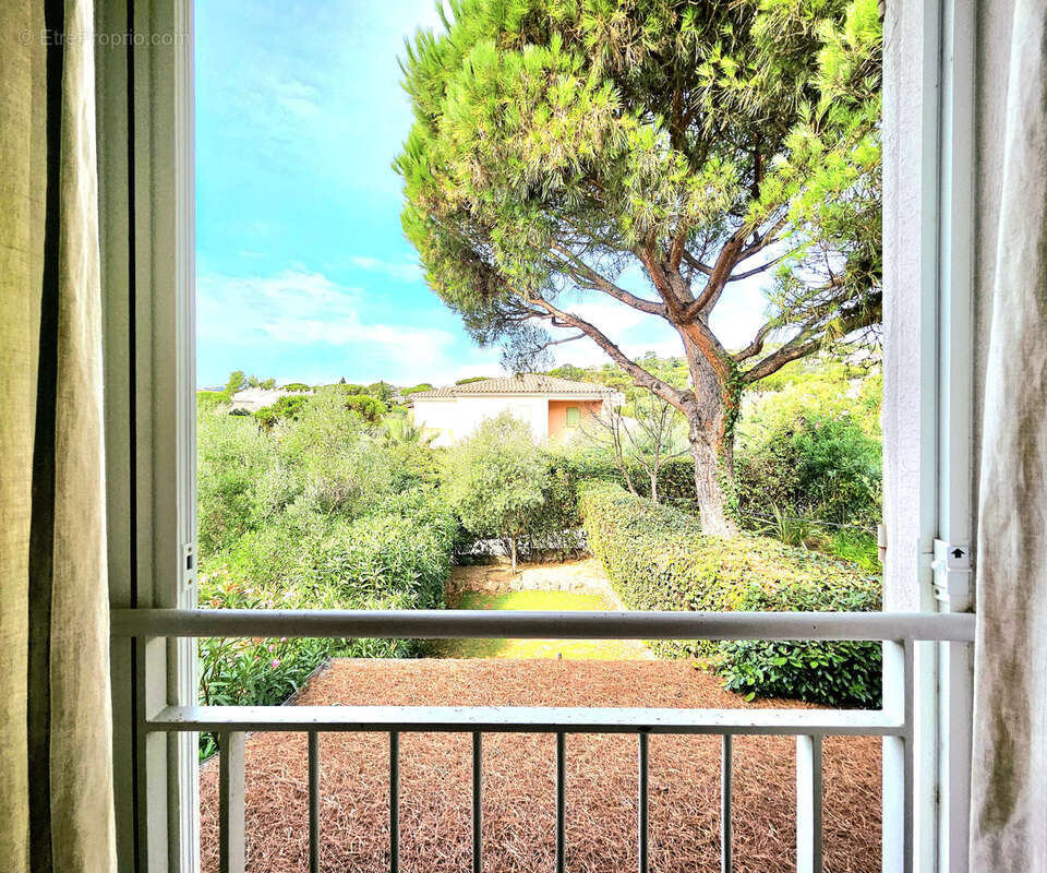 Maison à ROQUEBRUNE-SUR-ARGENS