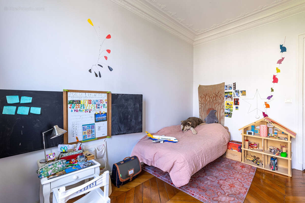 Appartement à PARIS-3E