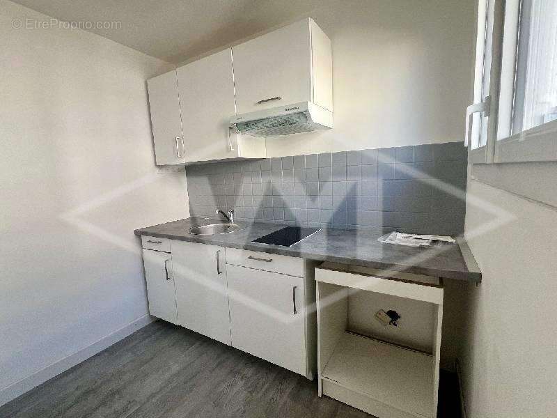 Appartement 30 m² à Combs-La-Ville  - photo 4