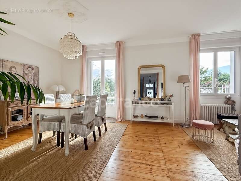 Maison à LE RELECQ-KERHUON