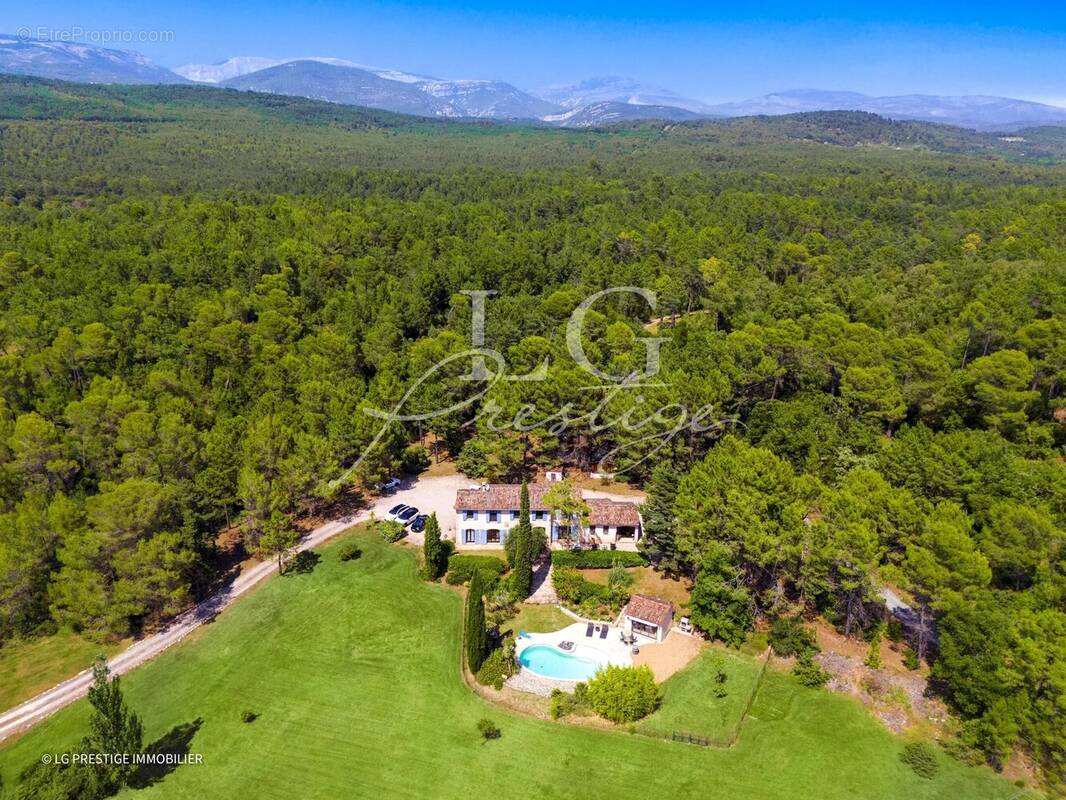 Maison à TOURRETTES