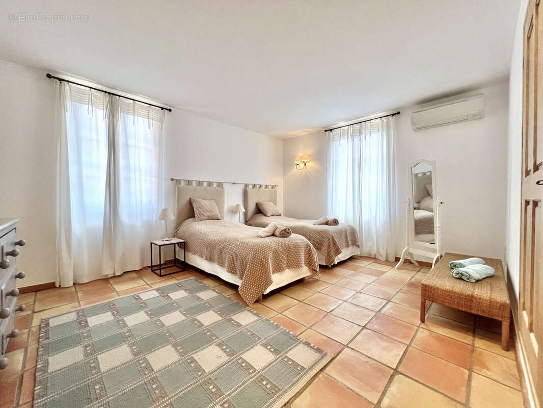 Maison à PLAN-DE-LA-TOUR