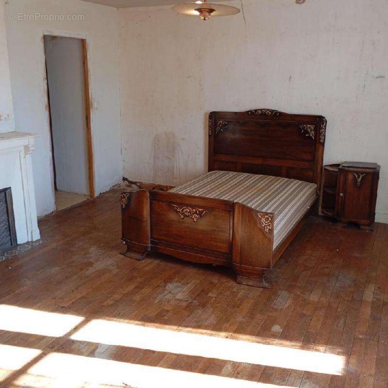 Maison à BUSSIERE-GALANT