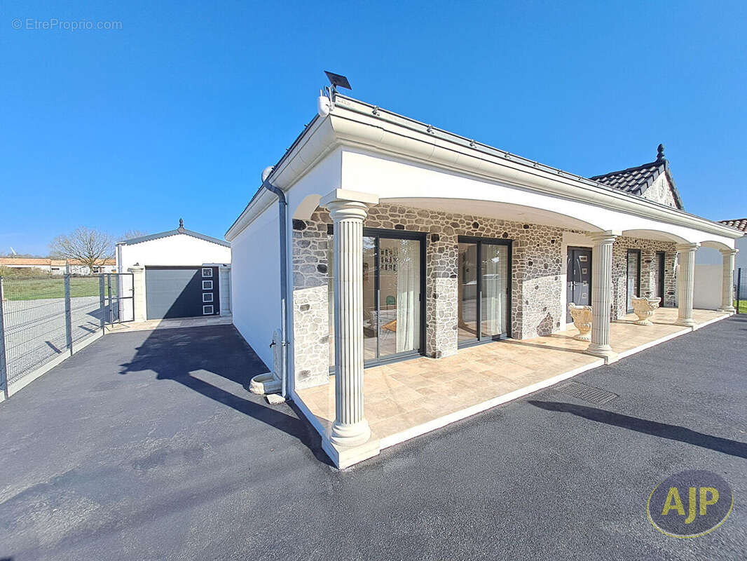 Maison à FROIDFOND