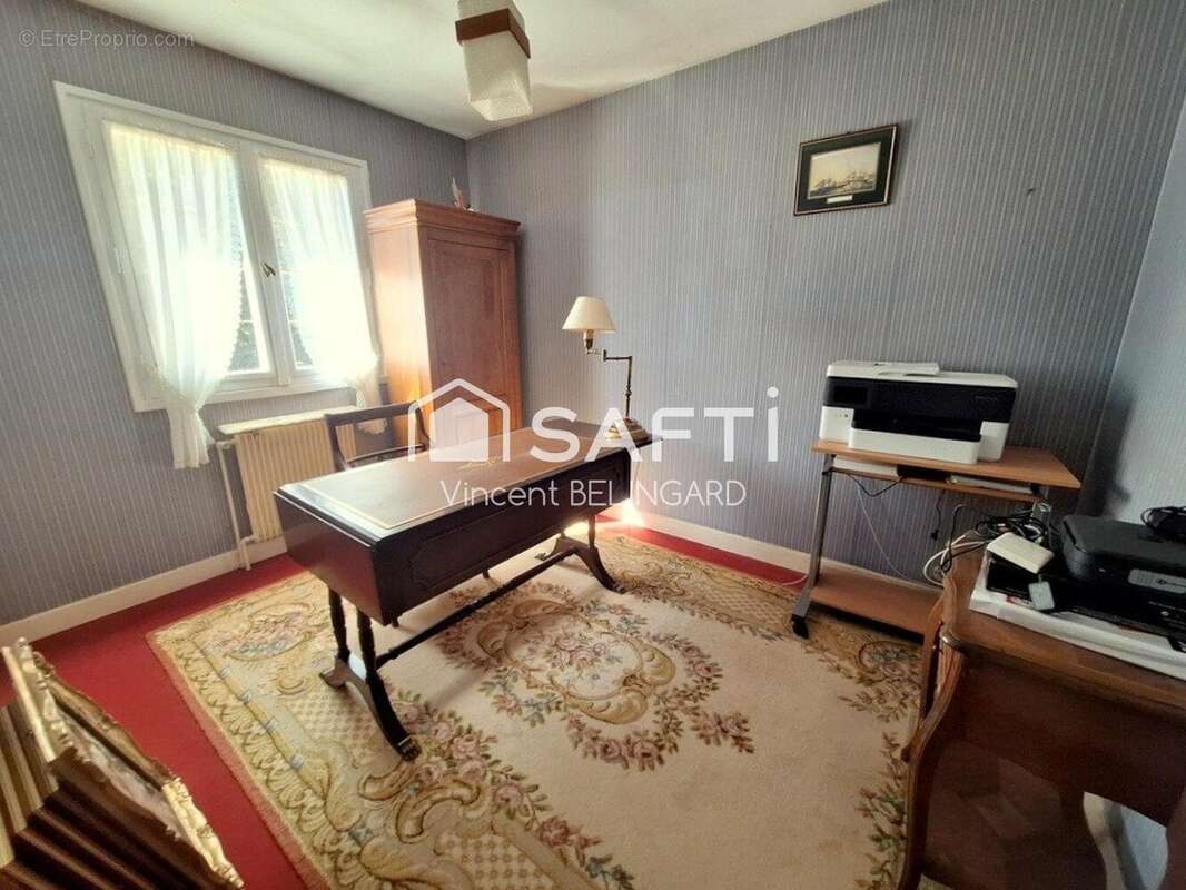 Photo 8