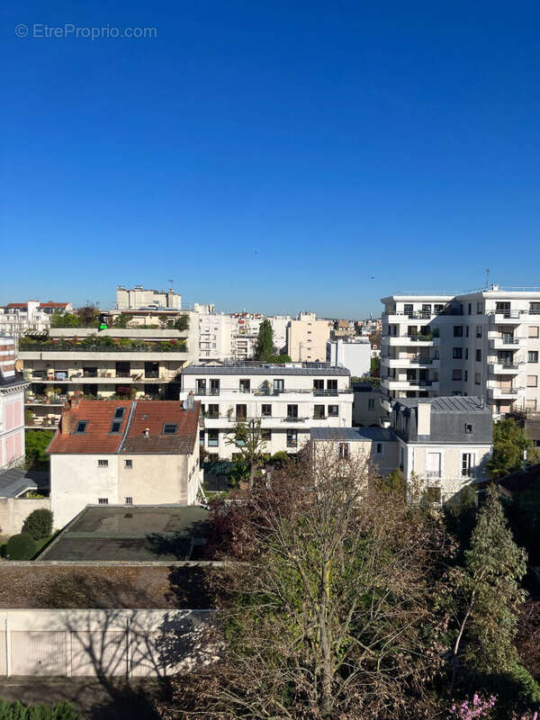 Appartement à COURBEVOIE