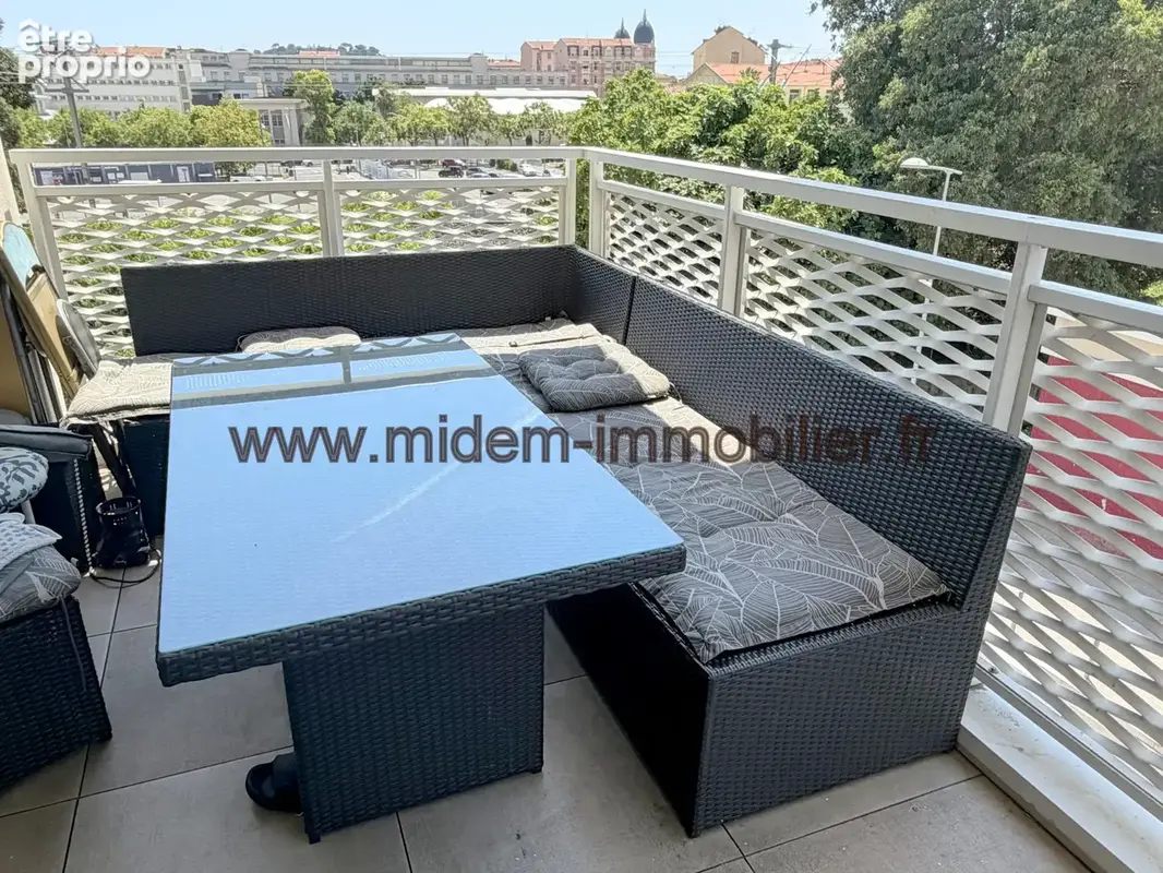 Nice Vauban, 3 pièces récent de 60,50 m2 + terrasse Sud 14 m2, parking s/sol avec borne électrique à 398000 € - photo 2