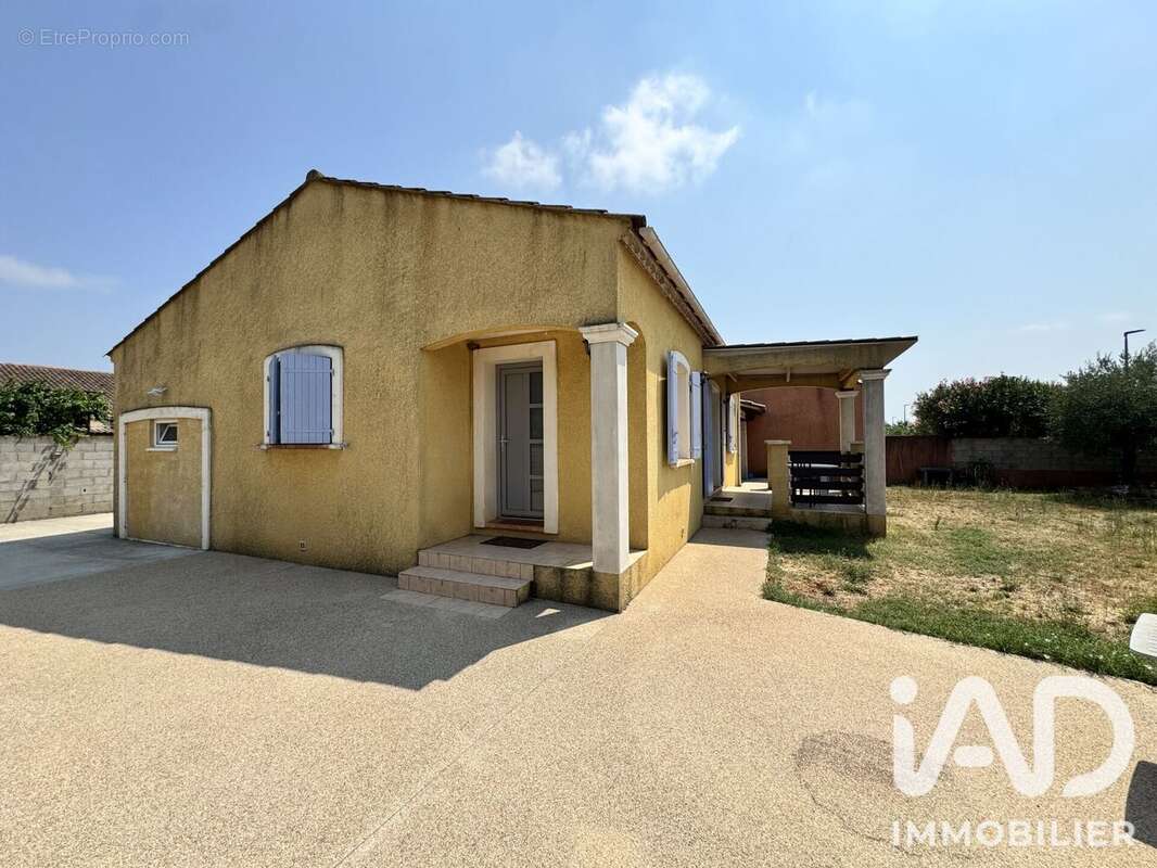 Maison 86 m² à Saint-Gilles  - photo 2