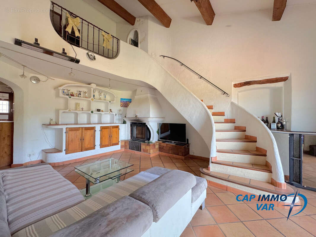 Maison à LE CASTELLET