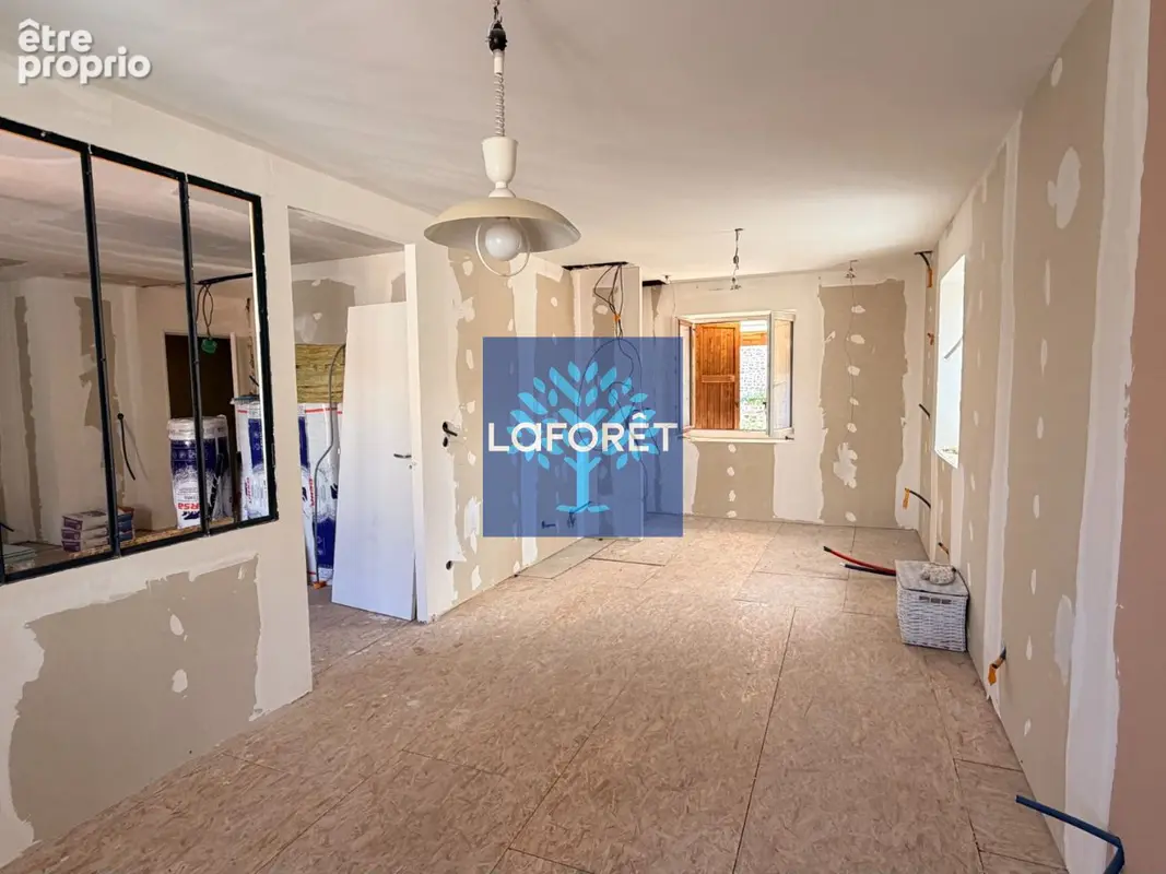 Exclusivité à SAUVAIN : Maison de charme 10 pièces au coeur du village - photo 6