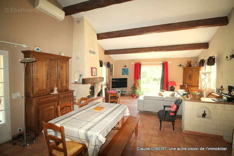 Maison à VAILHAUQUES