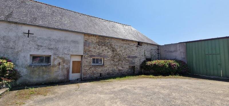 Maison à POULLAN-SUR-MER