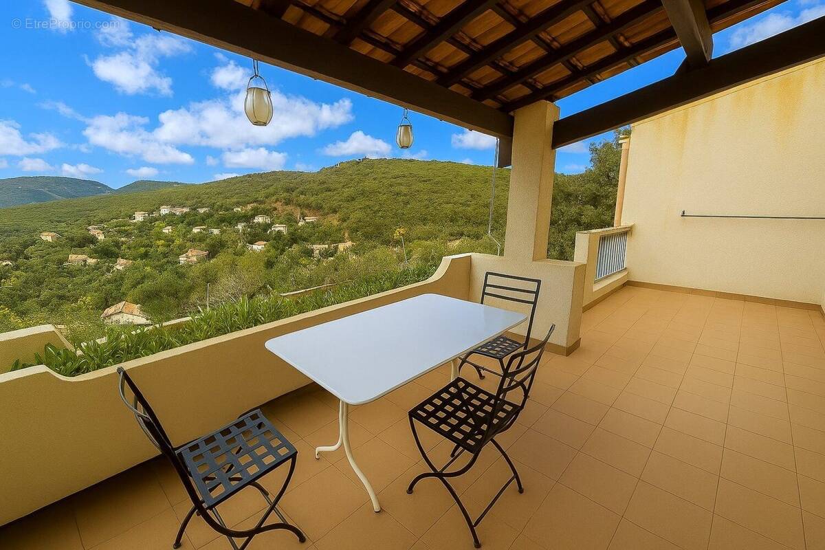 Appartement à LA CROIX-VALMER