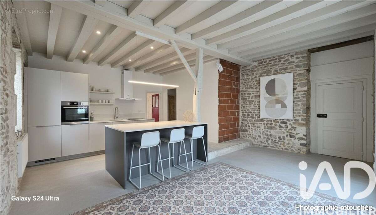 Photo 3