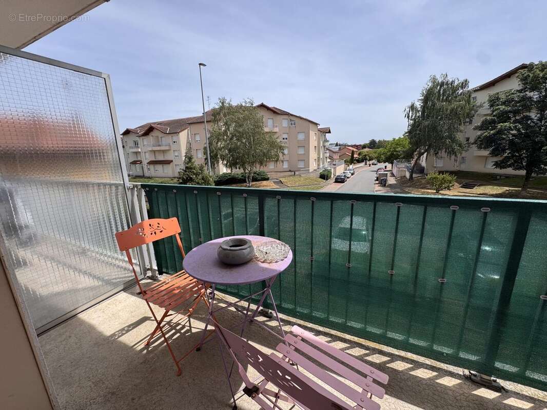 Appartement à LE COTEAU
