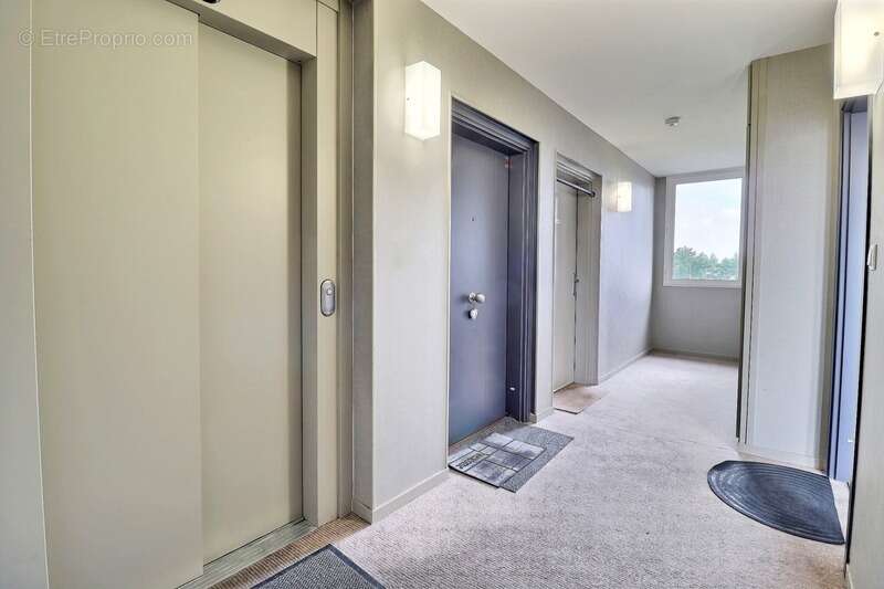 Appartement à SAINTE-GENEVIEVE-DES-BOIS