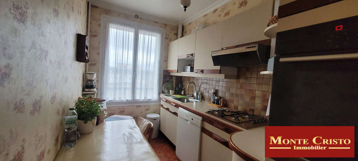 Appartement à PARIS-20E