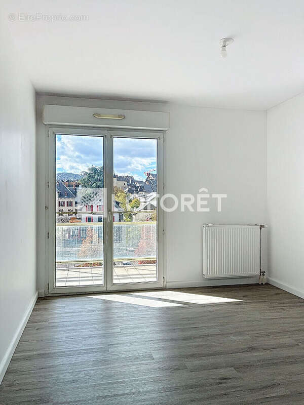 Appartement à CHALLES-LES-EAUX