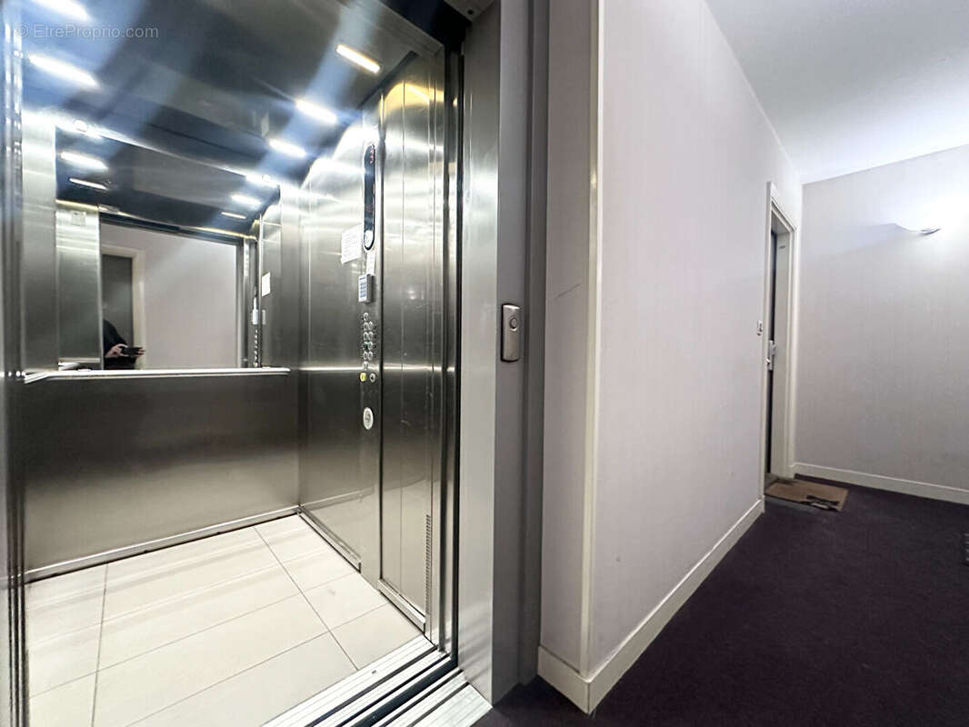 Appartement à PARIS-18E