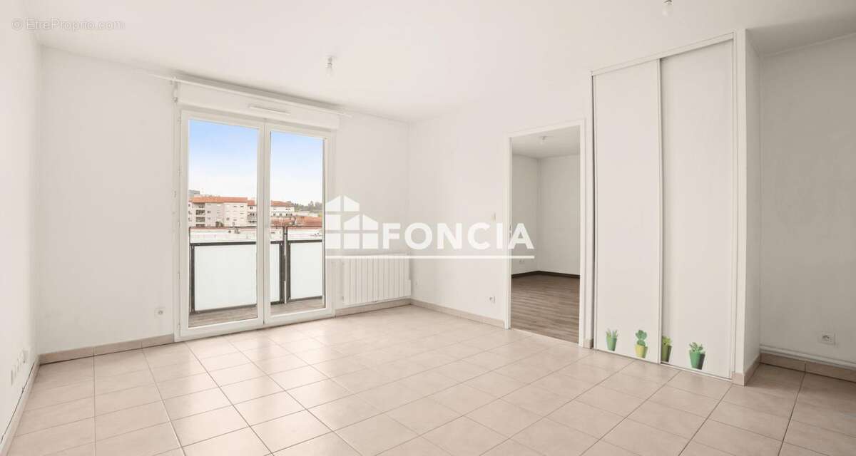 Appartement à LYON-9E