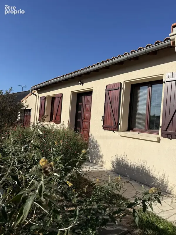 Photo Maison à La Villedieu-Du-Clain au prix de 199 500€