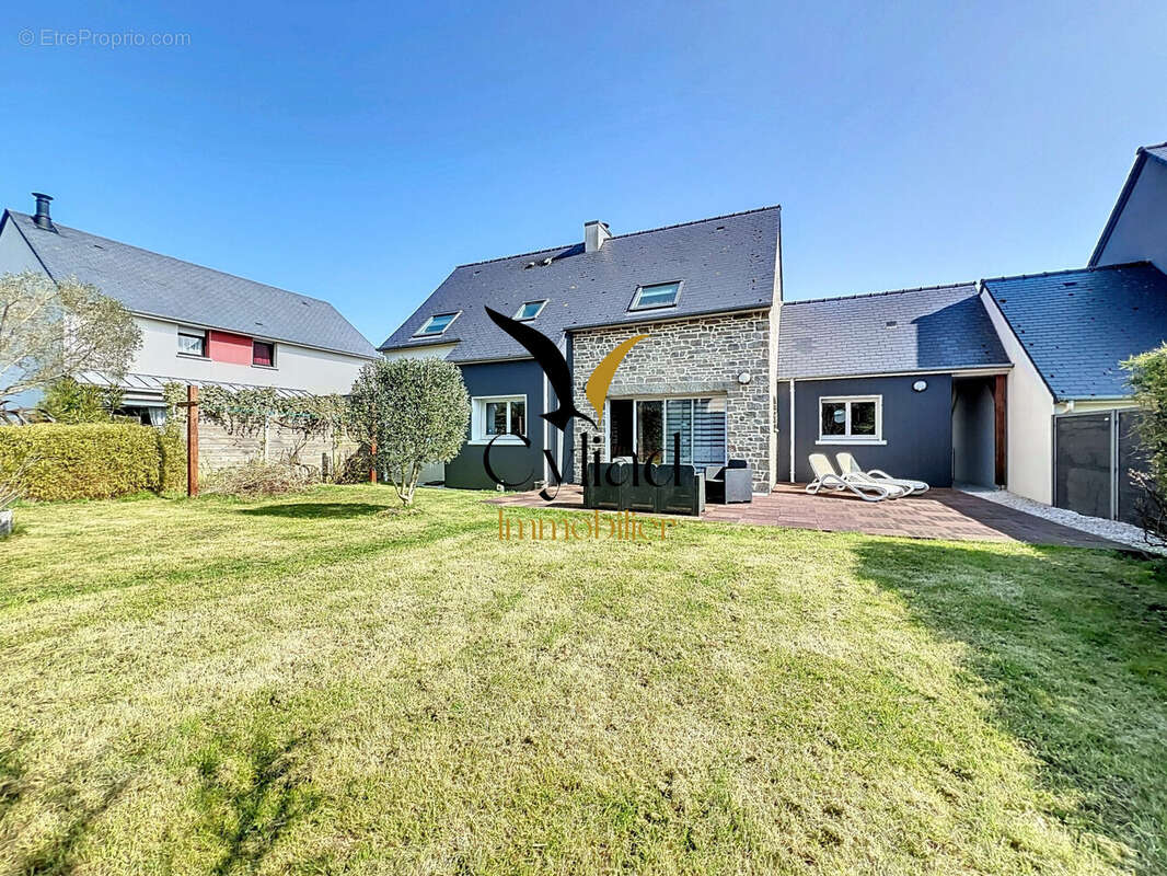 Maison à SAINT-MELOIR-DES-ONDES