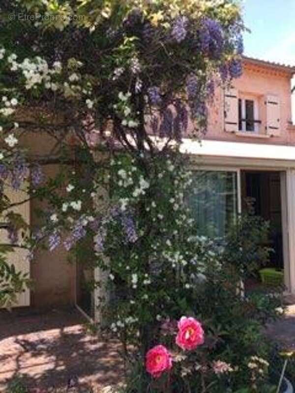 Maison à LES ANGLES