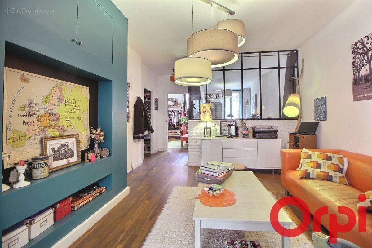 Appartement à MARSEILLE-1E