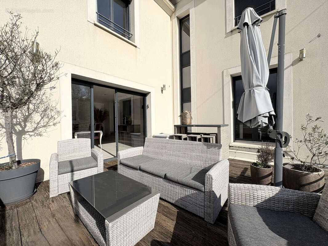 Maison à CHENNEVIERES-SUR-MARNE