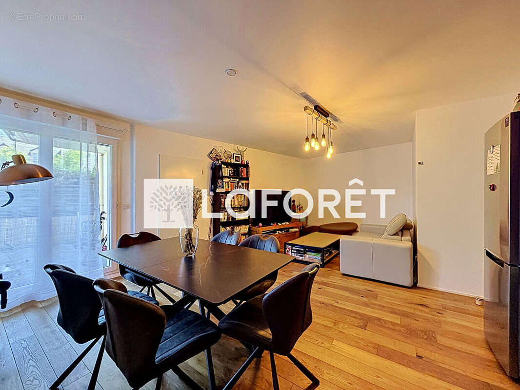 Appartement à MOISSY-CRAMAYEL