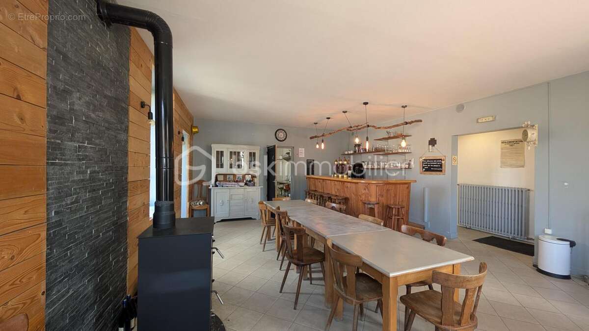 Commerce à VEXAINCOURT