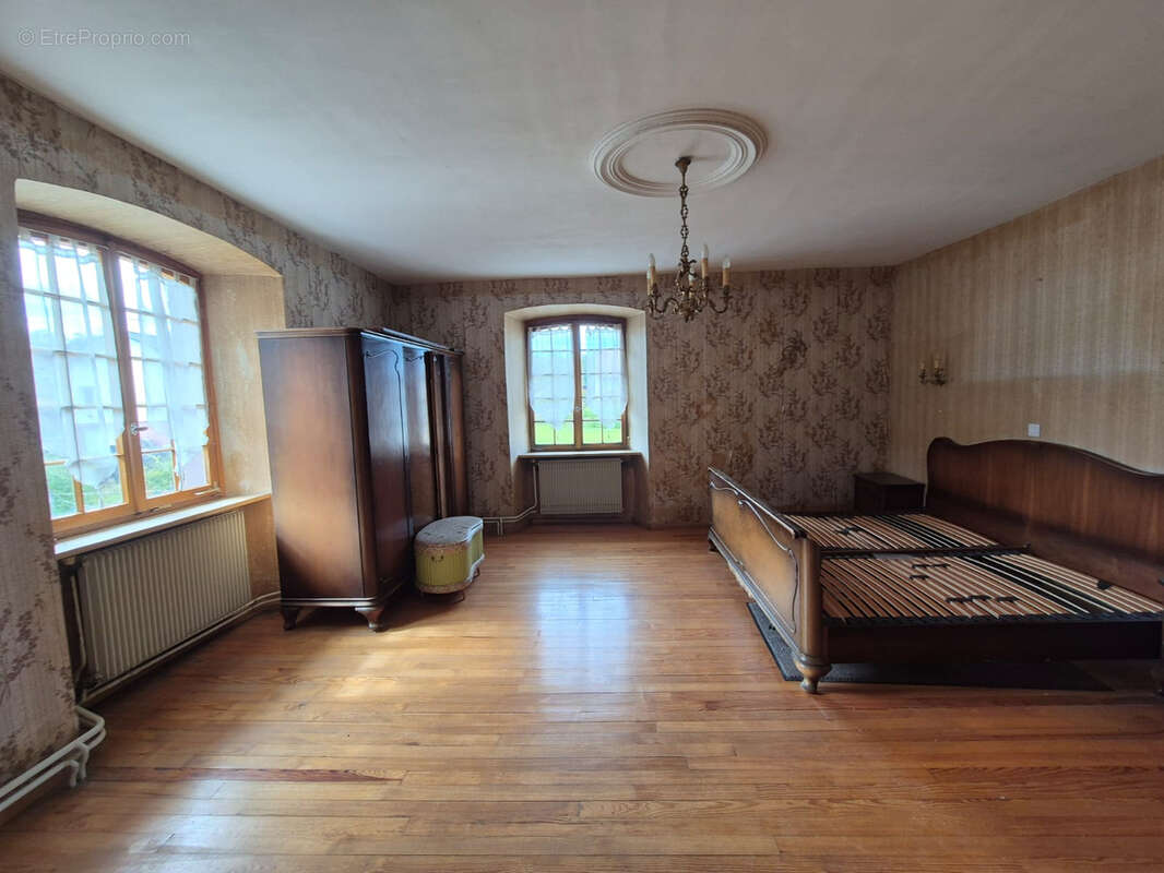 Maison à STEINBRUNN-LE-HAUT