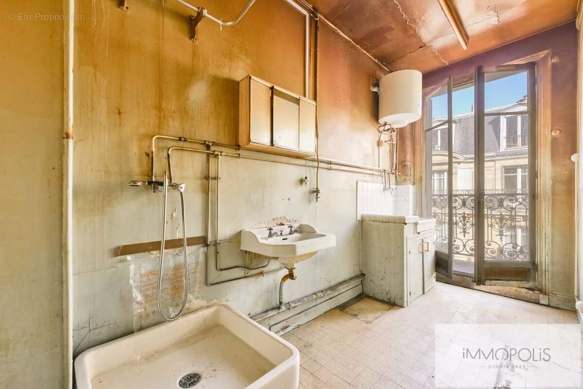 Appartement à PARIS-18E