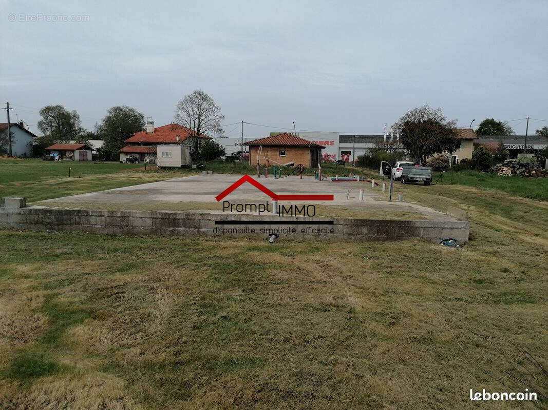 Terrain à SAINT-SEVER